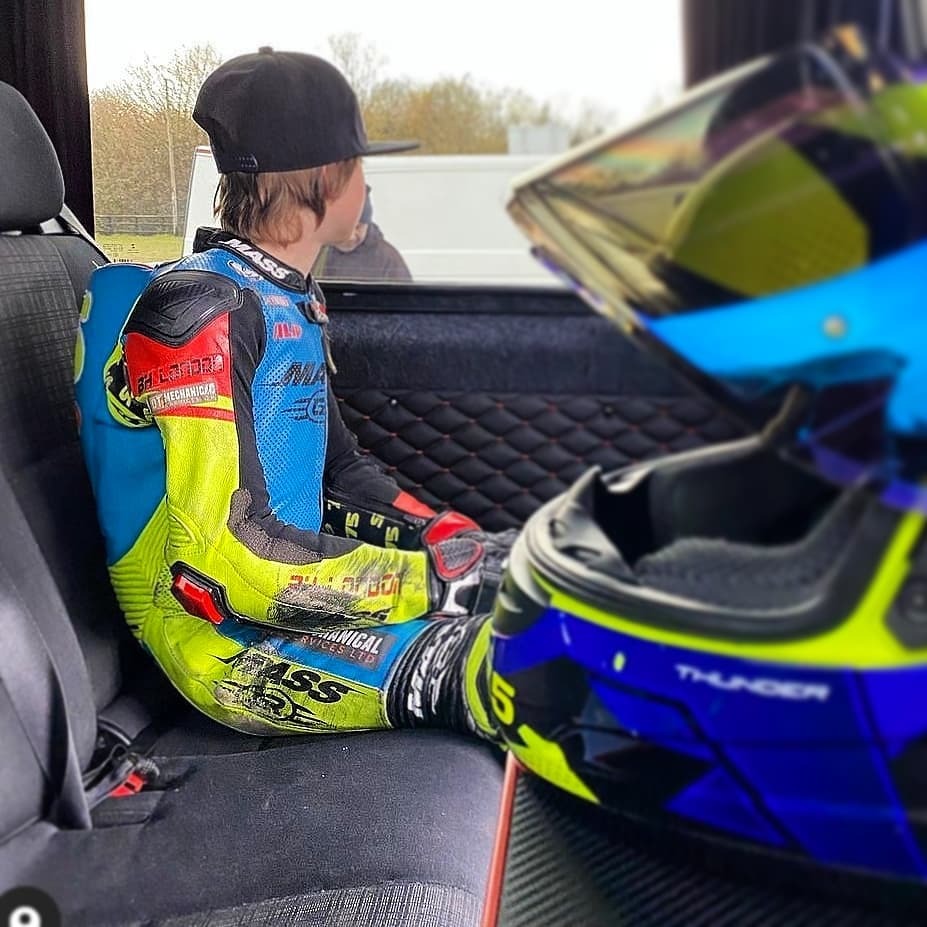 Looks like our Mass Sports Kids suit has been doing its job for @filipsracing 🙌🏻 Good luck in your first race of the year 👍🏻✊🏻
#MassSportsUK #MassSports #Kids instagr.am/p/CNjx41jn99p/