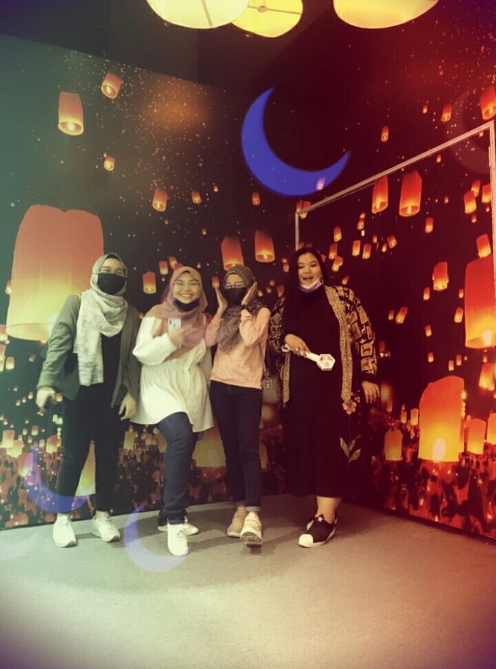 absolutelyaud61's tweet photo. It's great meeting Tasnim and Atikah โคโค ad rezeki kite lepaking lg ๐ #TheBoxinMY @haruni_atia https://t.co/eTbYOoTQB0