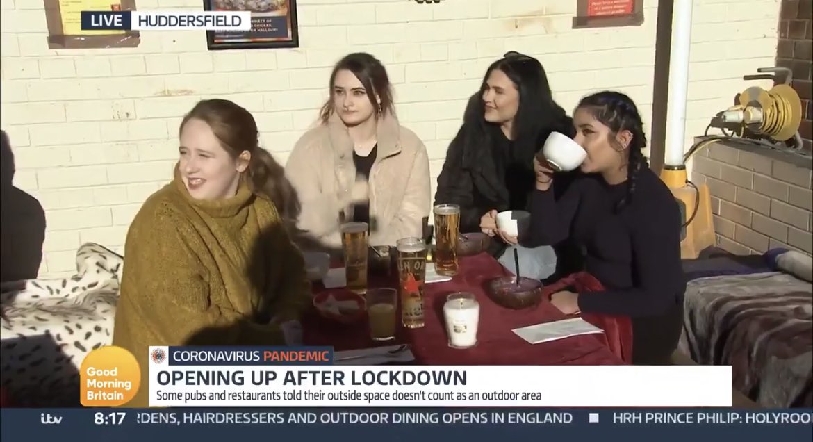 Good morning to these girlies who were having 8:17am pints