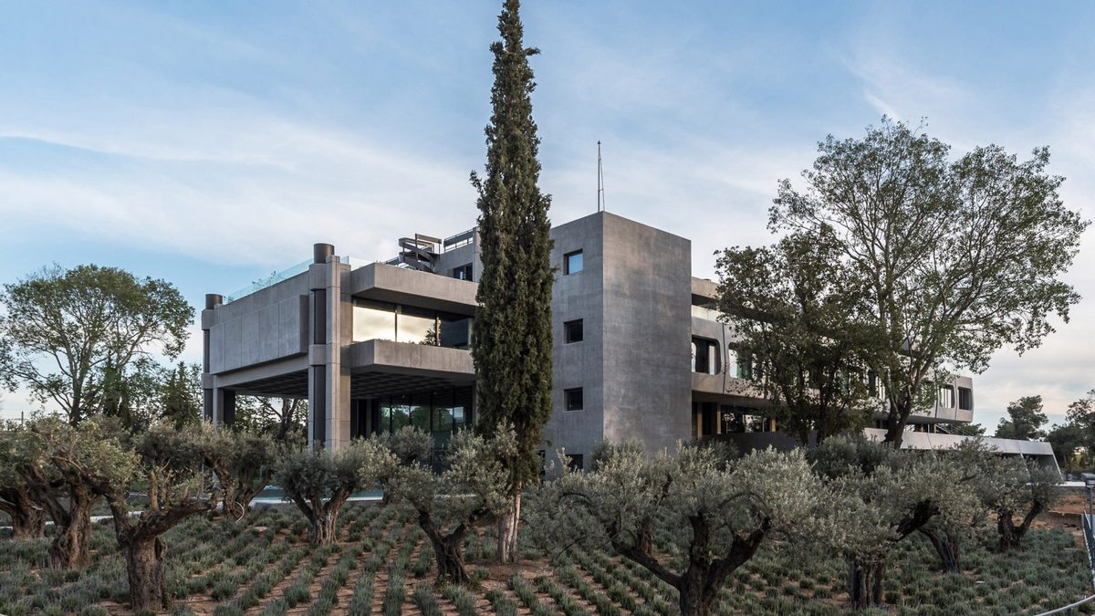 designlondon's tweet photo. Greek studio Georges Batzios Architects has revived a brutalist office in the suburbs of Athens, Greece by restoring its damaged concrete shell and reconfiguring its interiors. Read more via @dezeen https://t.co/sSfmv8ib0R https://t.co/5jOAt20jo1