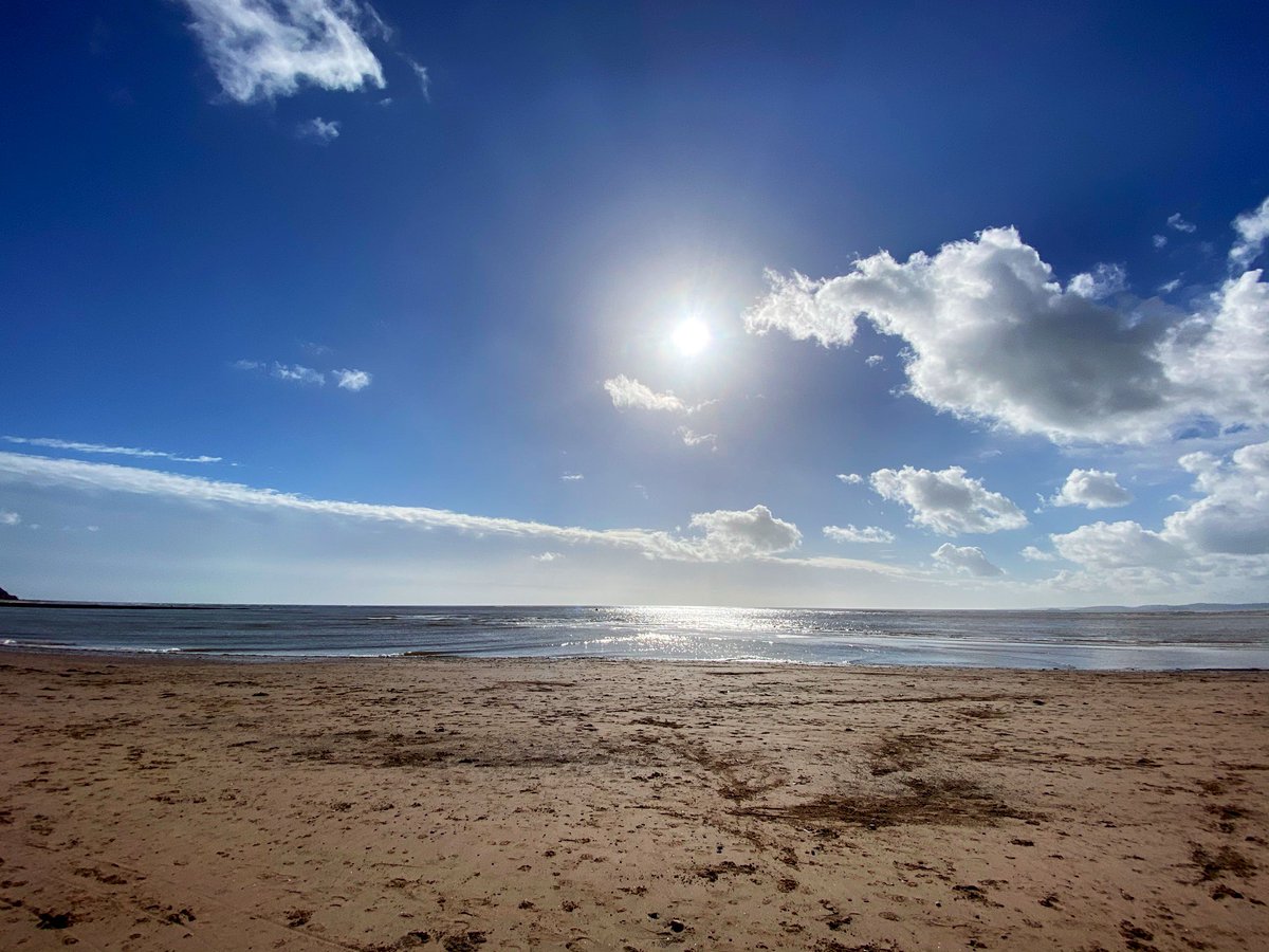 PropellerExm's tweet image. #Devon has a lot to offer and here in #Exmouth we have found the perfect balance between life and work. 🌊🖥️
With the #lockdowneasing starting today, we just wanna wish the very best of luck to all the local businesses. We are rooting for you! 👊🏻
#mondaythoughts