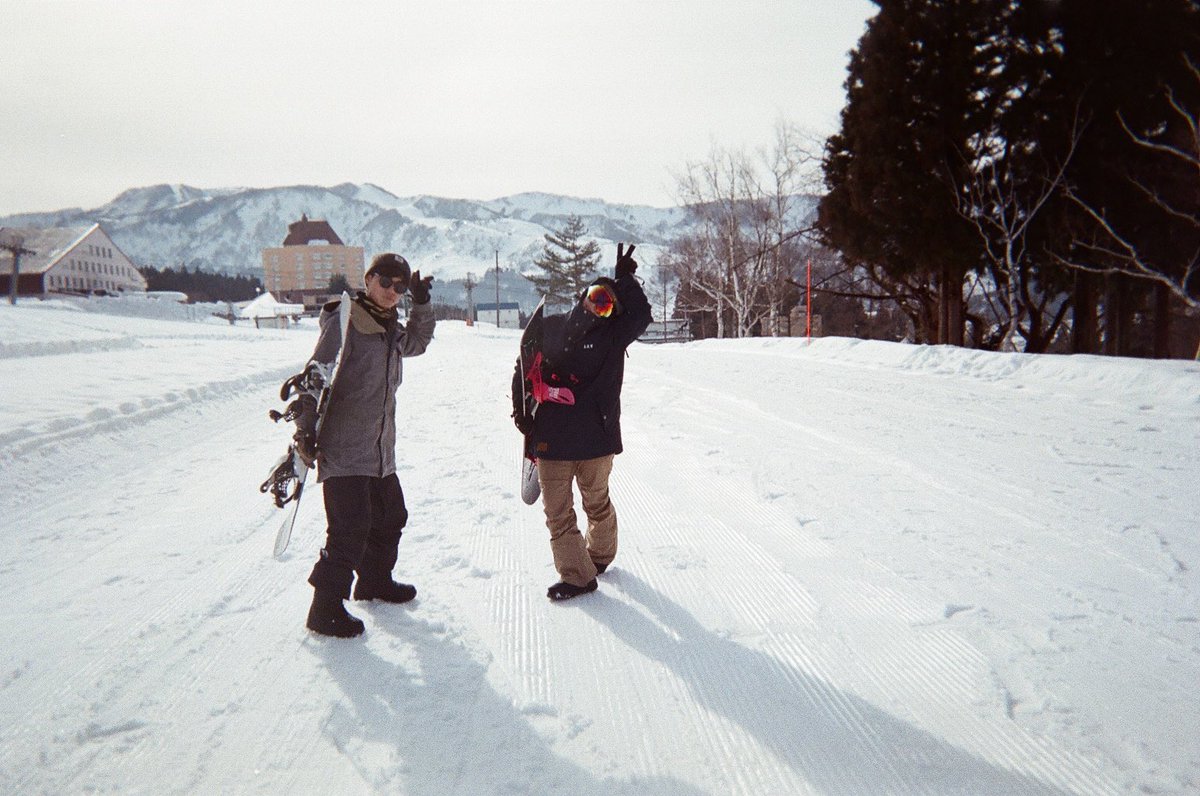 【サークルメンバーまだまだ大募集🚩】
入りたい子はDMで伝えてもらえればLINEのグループに招待しますよ☺️
質問などもあれば気軽に連絡してくださいね◎ 

#eviansnowboadingteam
#春から獨協