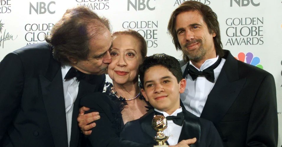 CENTRAL DO BRASIL vence o Globo de Ouro de Melhor Filme Estrangeiro em 1999.