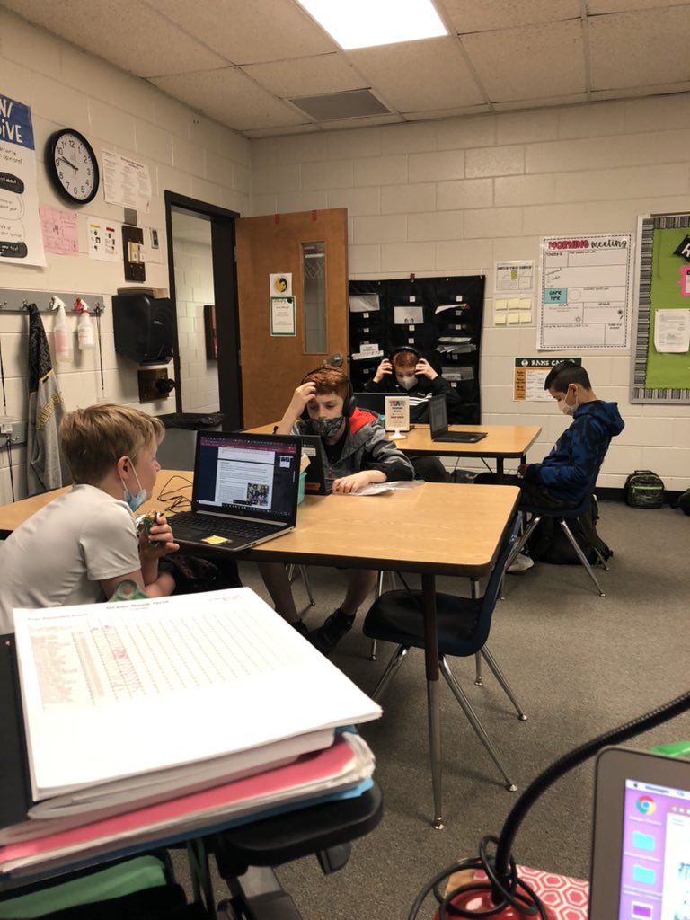 McDonaldClass1's tweet photo. I love the quiet storm. My students are reading an article to determine the claim and list the reasons and evidence to support the article’s claim. Then they will discuss in a debate if they agree or disagree with the claim. https://t.co/HjP8pOeSsF