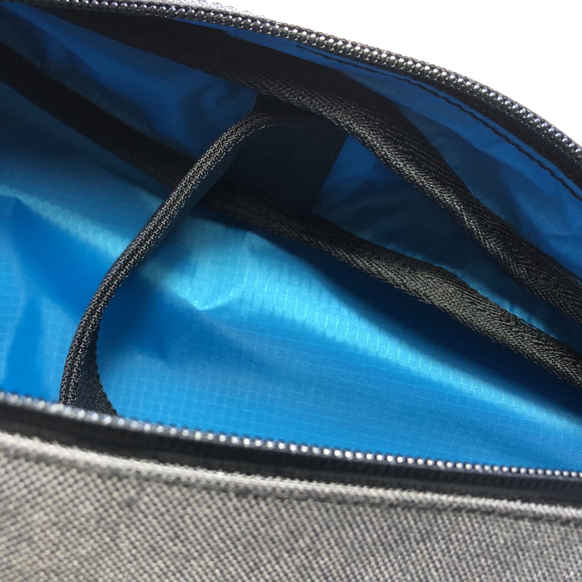 weecog's tweet image. Custom frame bag for a @specialized_uk Epic...
With a removable divider inside, double zips and port for a bladder tube...weecog.co.uk #STpremier #mtb #biking #cycling #cyclinguk