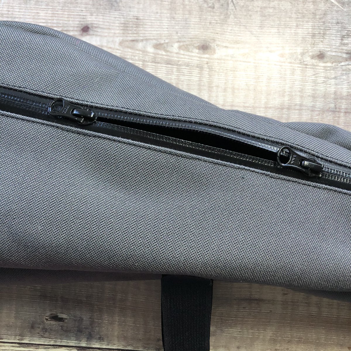 weecog's tweet image. Custom frame bag for a @specialized_uk Epic...
With a removable divider inside, double zips and port for a bladder tube...weecog.co.uk #STpremier #mtb #biking #cycling #cyclinguk