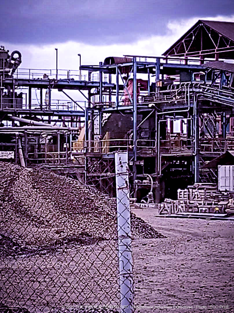 mdhcongo's tweet photo. 🔴Retour sur la visite de la délégation du Centre Carter dans les installations de Ruashi Mining à Lubumbashi. #RuashiMining est l'une des entreprises minières faisant l'objet de monitoring du @CarterCenter et ses partenaires locaux, depuis 2011. @CongoMines @KarlJeanLouis https://t.co/Dtd3C6U0DZ