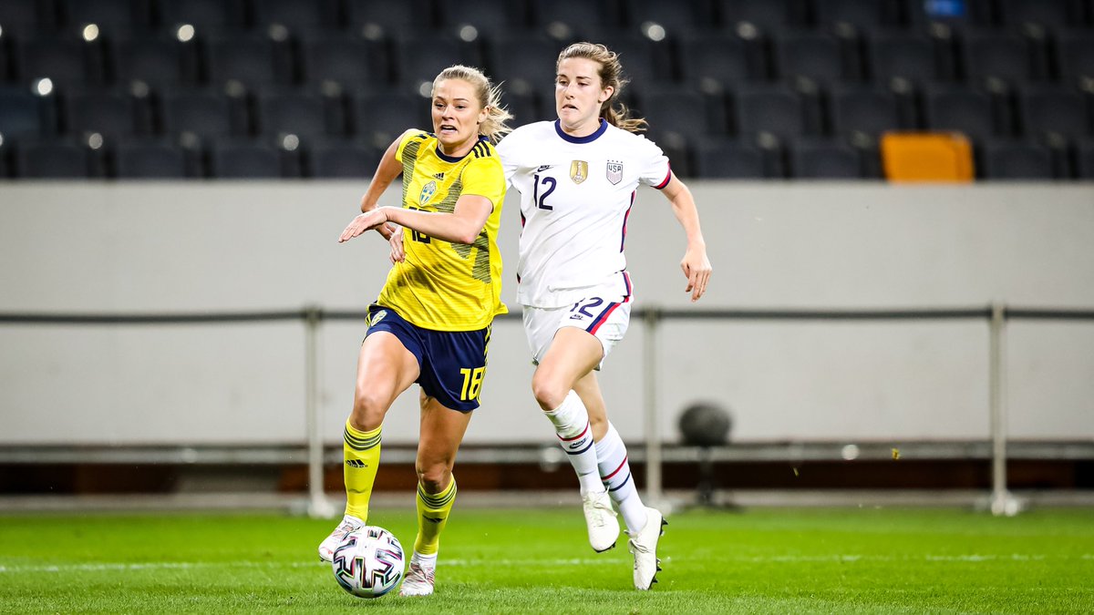 Together with Sofia Jakobsson, Fridolina Rolfö was the player in Sweden that attempted most number of dribbles, 8 while being successful in 4 of them. Jakobsson attempted 10, and had success in 5. 