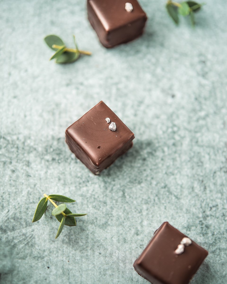 We are so proud that @Maxchocolatier chose our nginious! Distiller’s Cut for one of their mouth-watering creations. Get your box of spring truffles now and enjoy the #nginious! Gin chocolate – a symphony of fresh herbal notes, creamy butter ganache and Dark Madagascar chocolate
