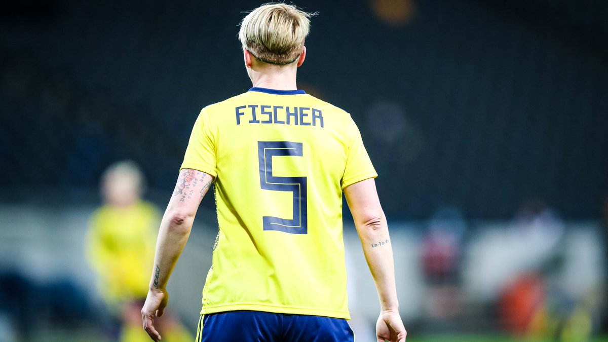 Moving on to Nilla Fischer. Out of the back three, Fischer had the highest passing accuracy, 94 %. 4 of them counted as long passes. Accuracy? 100 %! 6 defensive duels. Success? In all 6. I don’t know about you, but in Sweden that’s what we call a legend!   