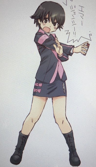 なぜか滑らかにデカピンクの変身ポーズがとれる磯辺キャプテン。 