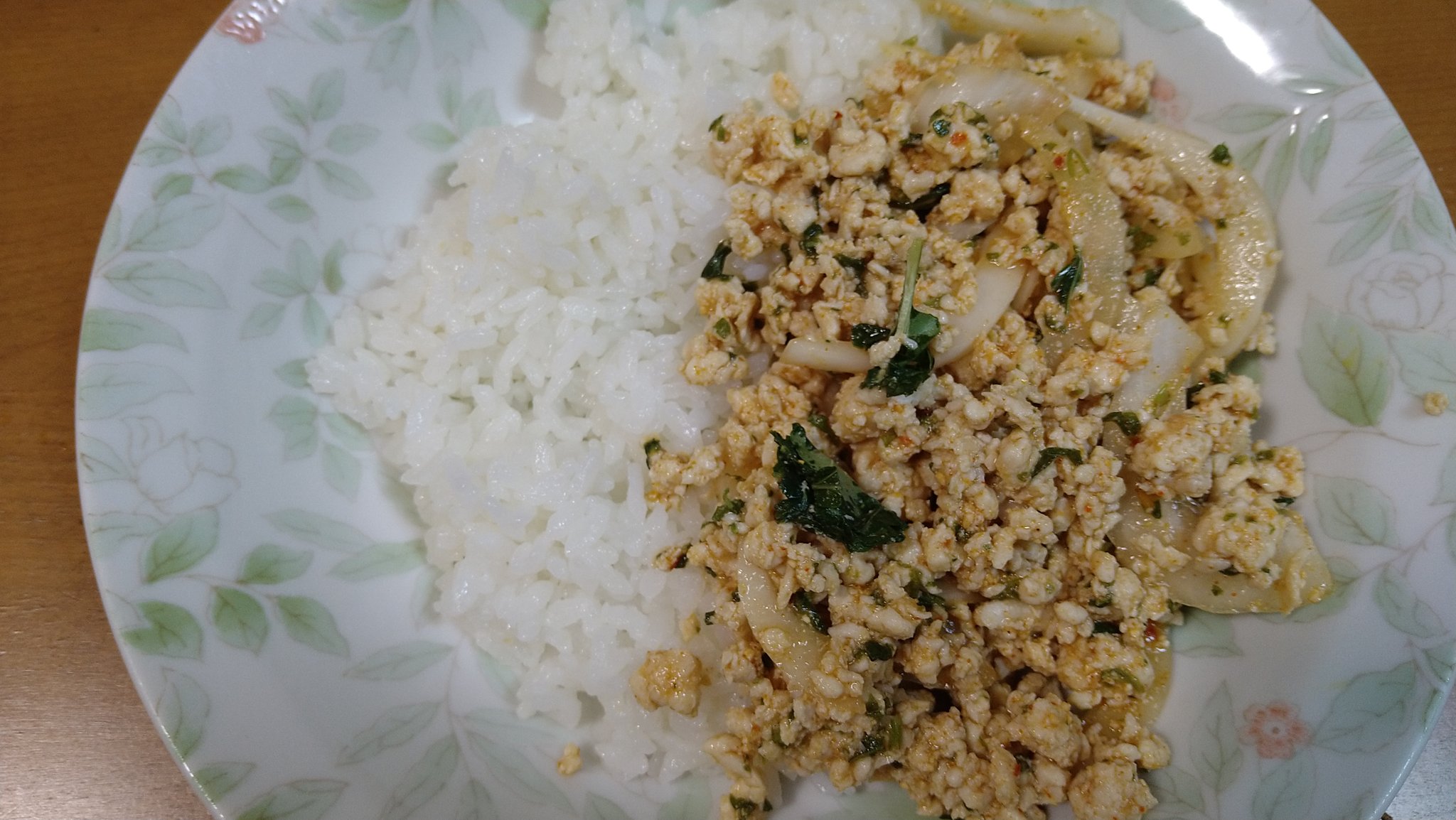 Keigi タイ料理45食目 無印良品の手作りキットのラープを使った ラープガイ 酸っぱくて辛くておいしー Keigi タイ料理45食目 無印良品の手作りキットのラープを使った ラープガイ 酸っぱくて辛くておいしー