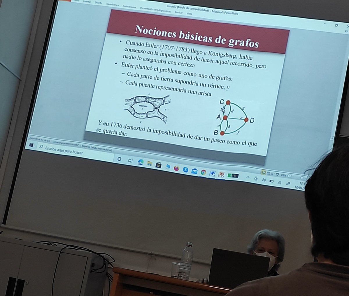 J_Bailon's tweet image. Aquí en la #ETSIIT en #Algoritmica volviendo a ver los Puentes de Königsberg... Y yo acordándome de la gran @ClaraGrima