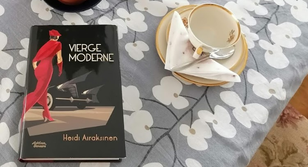 Vierge Moderne kuvaa queer-ihmisten elämää historiallisessa Helsingissä – ja edistää tasavertaisuutta kirjallisuuden kentällä. 🏳️‍🌈
Käy katsomassa arvostelu: sateenkaarenmaalari.wordpress.com/2021/04/11/hei…

#viergemoderne #heidiairaksinen #queer #sateenkaari