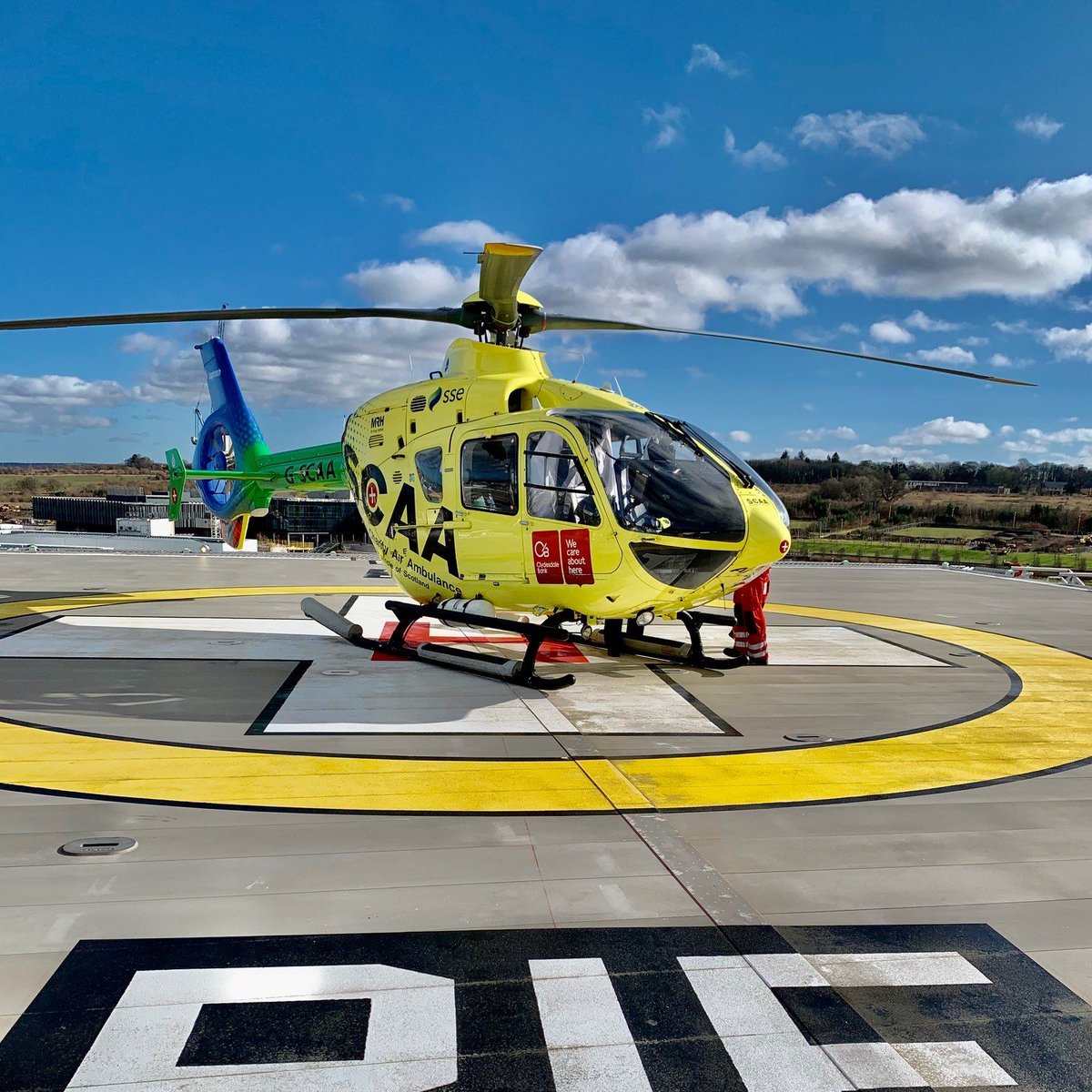 Did you know that the new #RHCYP in Edinburgh has a helipad on the roof?  It's open from today - thanks to supporters of @HelipadHELP - meaning that young patients needing emergency care can get to #hospital even faster. 🚁