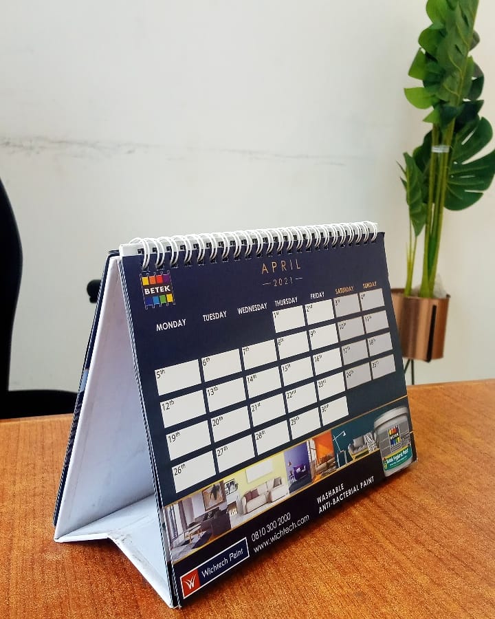 88PrintsNG's tweet photo. A New Week.
.
Surprise your clients with branded table top calendar, and let them remember you all year round.
#tabletopcalendar
#88prints
#corporatesouvenir https://t.co/lejw0yxooo