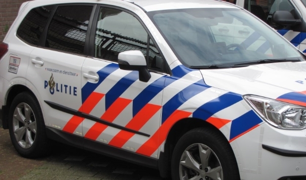 Politie vordert rijbewijs in van snelheidsduivel bij Heijningen - ..