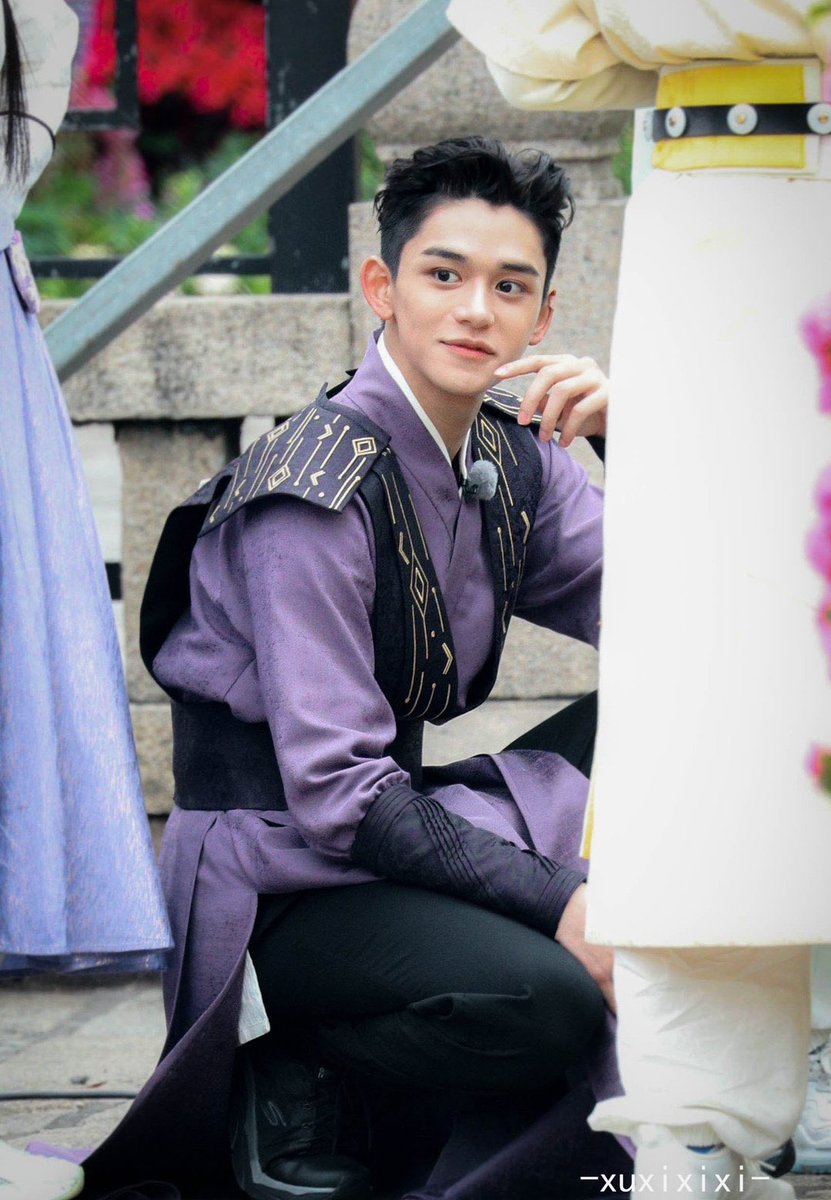 囍 シイ 一瞬 ルーカスドラマ ってなったけど どうやら中国版ランニングマン 奔跑吧 の撮影なのね どこぞの イケメン俳優かと 中国ドラマの人事の方たち はこの人にオファーを検討してくれ 出来れば中国ドラマならではの70話越え時代劇