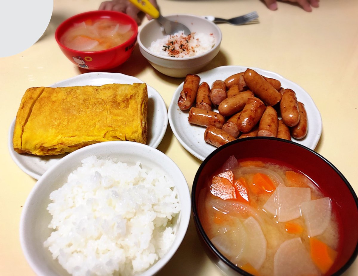 4歳に考えてもらった夕飯の献立がこちら ウインナーや卵焼きがまるで朝ごはんのようだけど 皆が大好きなメニューがずらり 話題の画像プラス 4歳に考えてもらった夕飯の献立がこちら ウインナーや卵焼きがまるで朝ごはんのようだけど 皆が大好きなメニューがずらり 話題の画像プラス