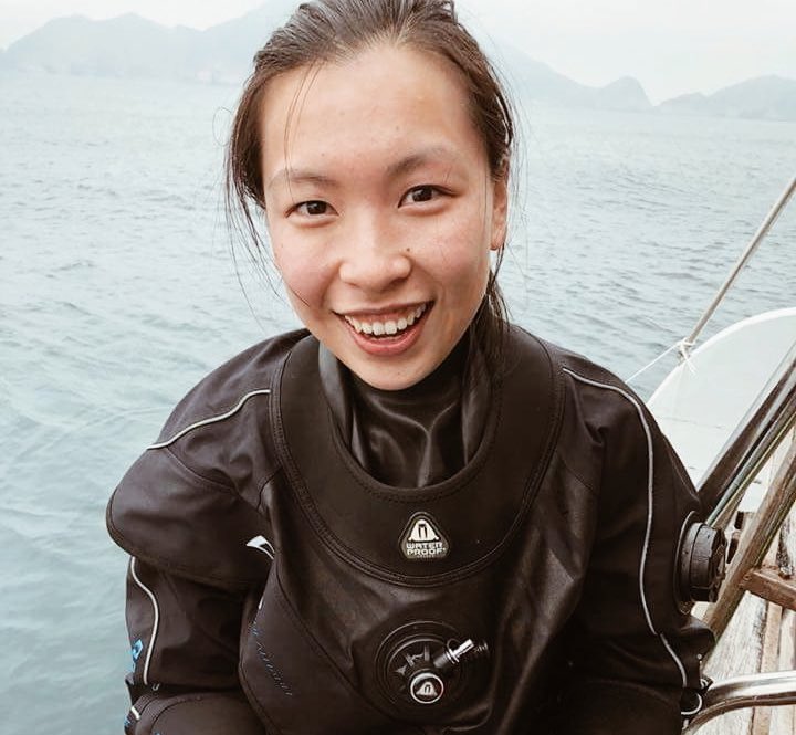 CreativesInSTEM's tweet photo. #CreativeInSTEMoftheWeek is @cherFYchow (she/her), a marine ecologist studying the effects of biodiversity on reef ecosystem functioning.
She's also a photographer, graphic designer, and illustrator and sometimes gets to incorporate her creative abilities during fieldwork! https://t.co/aSUDYa5b3X