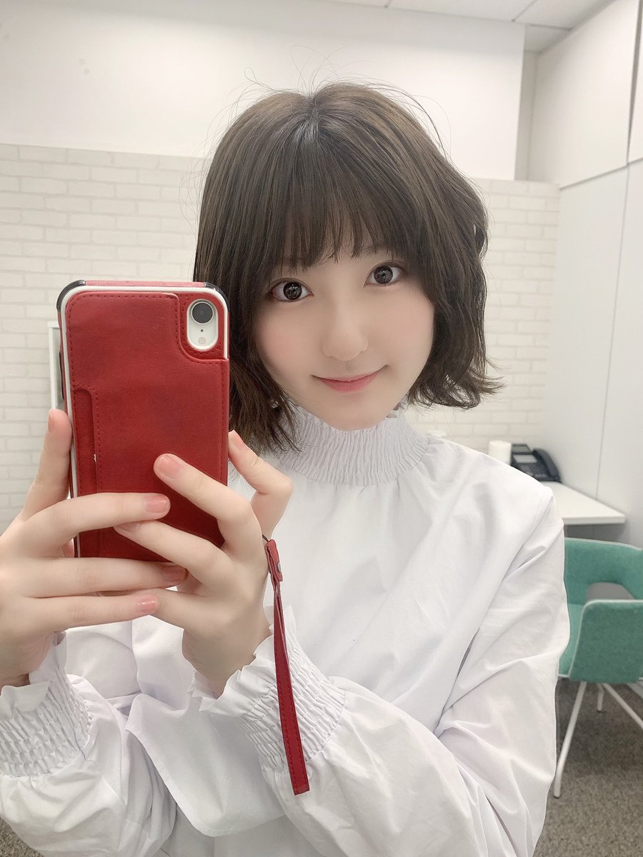 『ハルユメ』サムネ写真はりっちゃんとどみちゃんに髪の毛セットしてもらったんだ (((٩( 'ω' )و )))

(詳しくは、自分で巻いたら失敗して( ･᷄ὢ･᷅ )ってなってたところを助けてもらった)