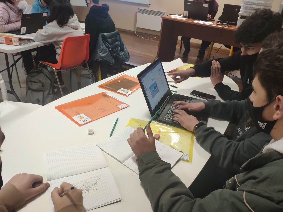 Labs4Opps's tweet photo. La fase de investigación ha llegado a su fin en el #XallasLab. Mejora de espacios del ayuntamiento, sistemas de ayuda a mayores, equipo de maniobra tridimensional y casas autolimpiables son los proyectos que nuestr@s labers han ideado. ¡Deseando ver más!
#labs4opps @ayudaenaccion https://t.co/ndrRvuxUGE