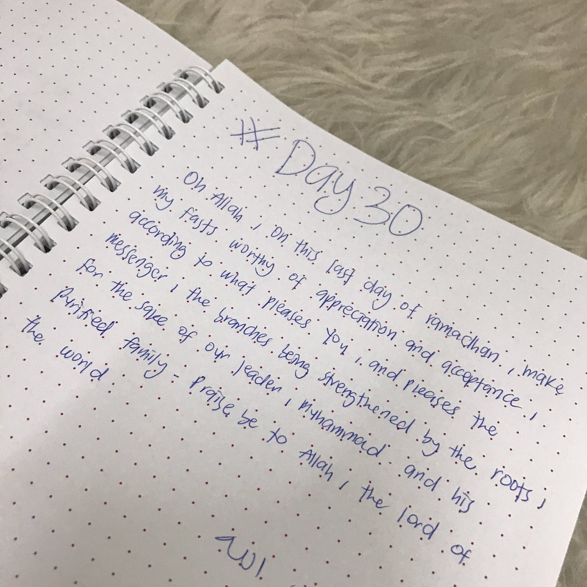 hajarbookss's tweet photo. Day 30 https://t.co/jDzwVNJHpj