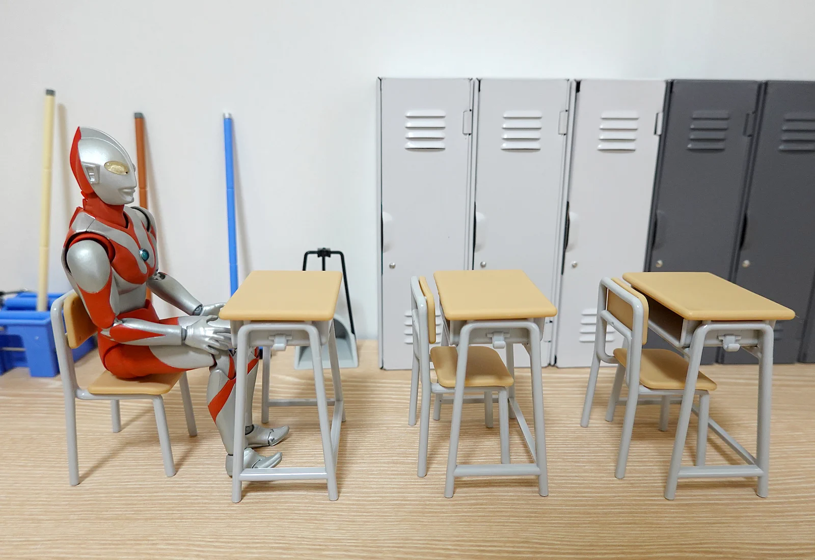 学校の机とイスがセリアで販売してる！？これでシルバニア小学校の授業参観ができるｗｗ