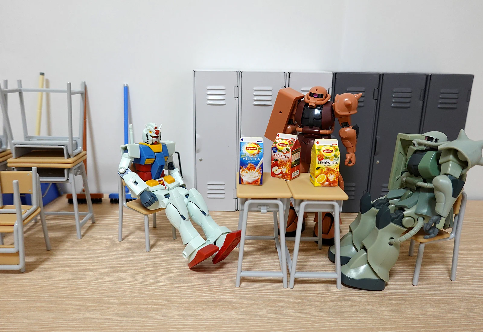 学校の机とイスがセリアで販売してる！？これでシルバニア小学校の授業参観ができるｗｗ