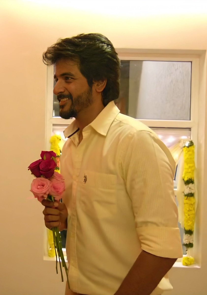 Dress and the roses #Sivakarthikeyan  #KalyaniPriyadarshan  #Ayalaan