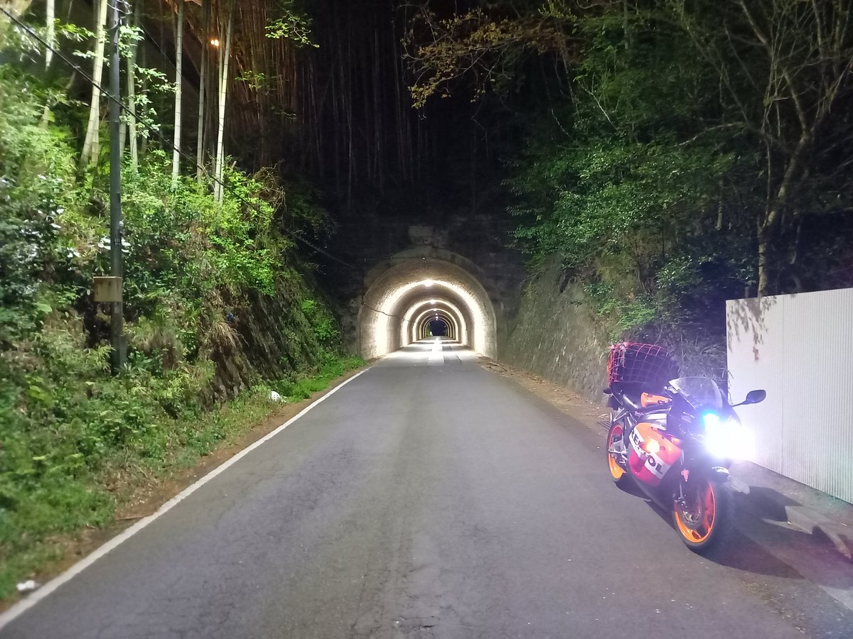ぺねろぺ だい 熱海の秘宝 Twitterren 2日目 小田原 R135 熱海 亀石峠 修善寺 だるま山 沼津 土肥温泉 松崎 下田 河津ループ橋 天城 修善寺 亀石峠ic 伊豆スカイライン 熱海峠ic 十国峠 箱根新道 南足柄 R246 心霊トンネル 伊勢原 神奈川ライダー