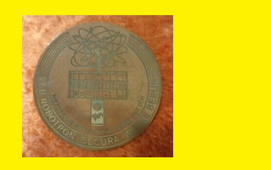 SecWer's tweet image. WELTZEIT auf einem Bier oder Fassbrause Untersetzer

Robotron- Secura_Werke Berlin
Repro