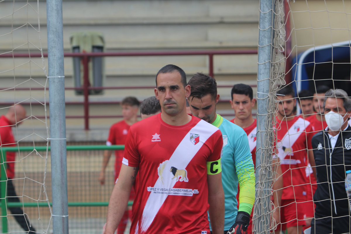 CDCasabermeja's tweet photo. FC CUBILLAS 1️⃣ - 0️⃣ CD CASABERMEJA https://t.co/KKg5tKhU9A