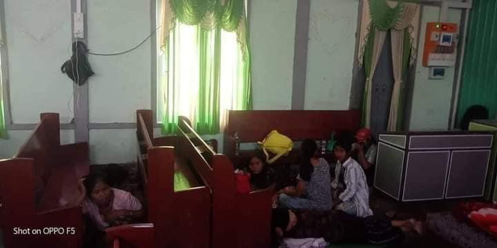 Even while having meals, people have to hide in fear of airstrike. Not in a movie, but what is really happening in the town of Tamu, Myanmar. Is the world watching this?
#WhatsHappeninglnMyanmar