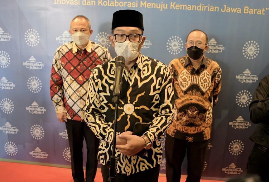 Karya desain batik yang dibuat oleh Ridwan Kamil (Foto via Twitter @ridwankamil)