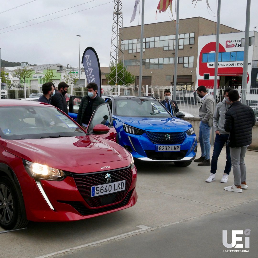 La setmana passada es va dur a terme un acte ben diferent on els protagonistes van ser uns joves amb moltes inquietuds... Ben aviat sabreu què estem duent a terme a la UEI 🔜

Patrocinat per:
🚗 <a href="/eutrasapeugeot/">Peugeot Eutrasa</a> 
🥂 <a href="/Codorniu_CAN/">Codorniu Raventos</a> 

#UEI #Joves #Eutrasa #Motor #Empresa
