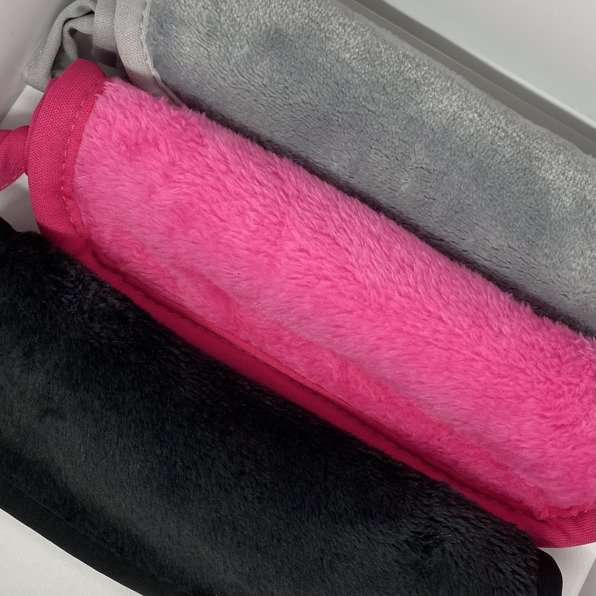 bellesmithmua's tweet photo. @Codyjayartistry Not when there are so many other options!!🥺 @BelleArtistryx makeup remover cloths are so simple and easy to re-use. Just £3.95 🥰

https://t.co/B0jnSboh9H https://t.co/NvvdYkeaeZ