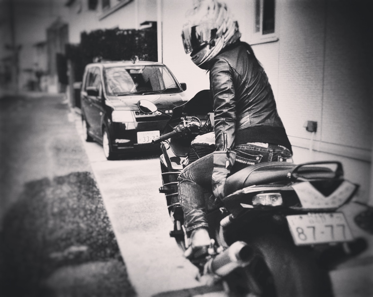 تويتر 千絵 King Zx14r على تويتر モノクロにするとかっこいい選手権 Zx14r 女性ライダー 自己満ですよ T Co Jsmayseuwo