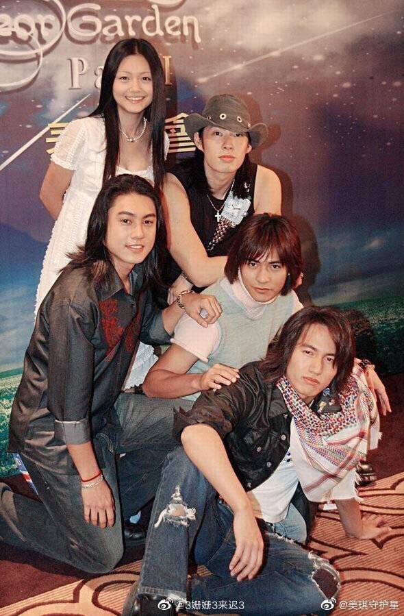 happy, happiest 20th anniversary F5! these wonderful people taught us how to feel giddy even in our young age. the drama that started it all  wondering when will you have a reunion and 5 of you will be in one frame.  #20YearsOfMeteorGarden