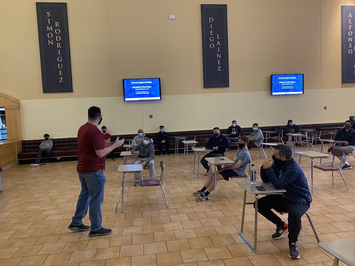 SJPREP's tweet photo. On Saturday, Prep Fathers and Sons volunteered to help get classrooms ready for today's first day on five-day, on-campus instruction and then stayed to help with the Grocery Giveaway. #SJPService #PrepForever
Album: https://t.co/vKrhLmTJwO https://t.co/8AMH1ciFWX