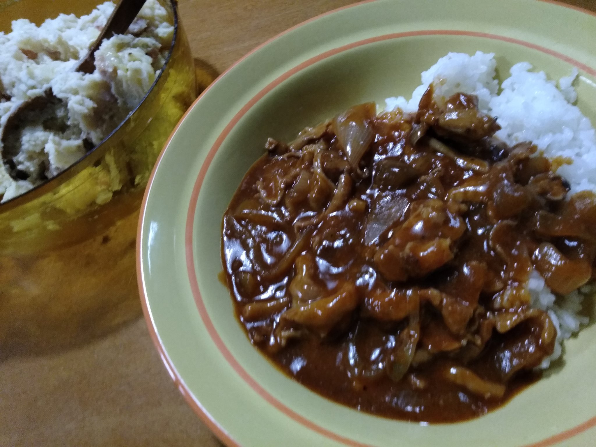 Sarry 夕ご飯はリュウジさんのレシピのハヤシライスとポテトサラダ 美味しいのよねぇ もう何回リピした事か 我が家の定番となっています W にゃー