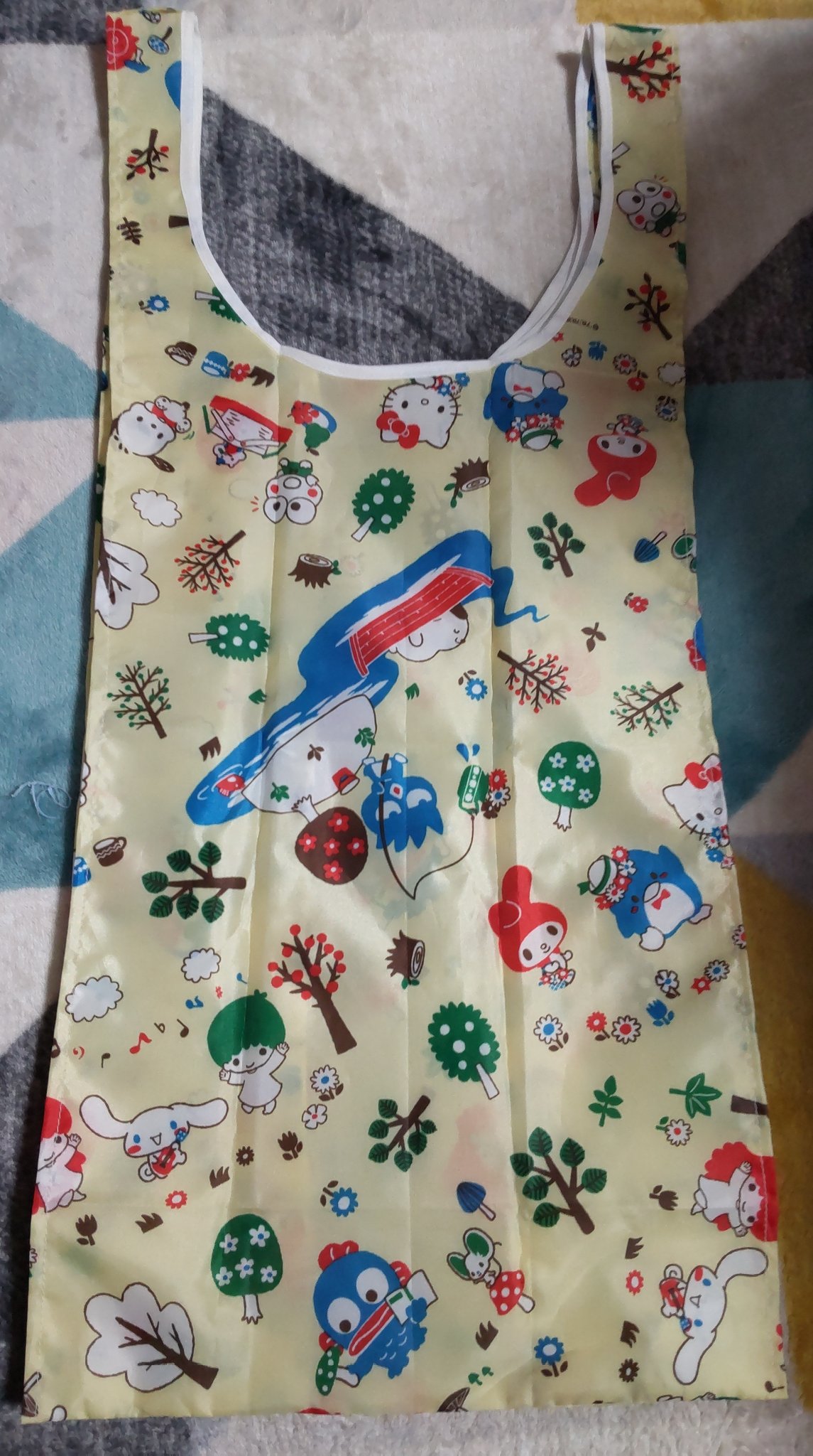 仁菜 ダイソーのめちゃかわサンリオのナイロン生地でマイバック作ったわよ 意外と簡単に出来たからかわいい生地見つけたらだんどんバック量産する T Co Yeb1lxrjnx Twitter