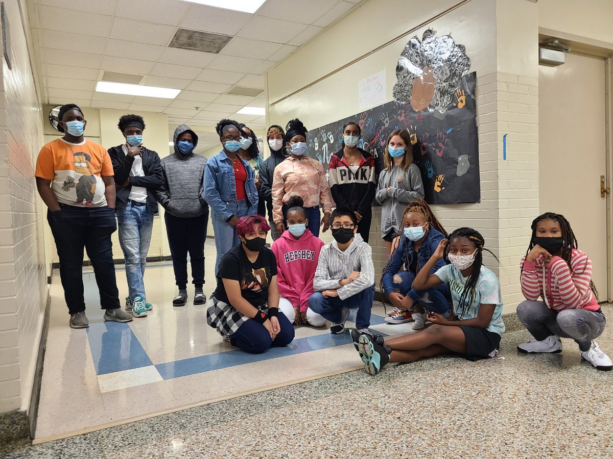 HandMiddleSC's tweet photo. 8th grade scientists will be back in the lab today from Spring Break making "Science Happen".  Here are some pictures of Mr. Choice's Gallery Walk. https://t.co/50Lo79YyOP
