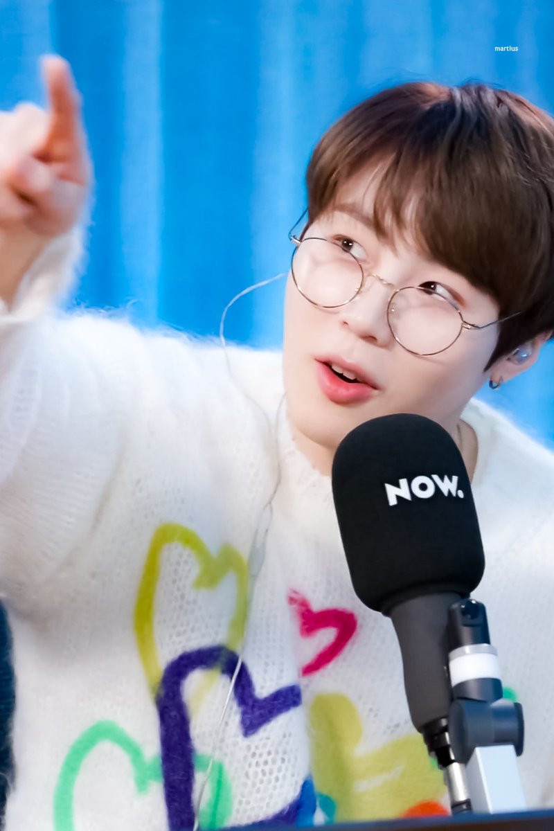 martius0322's tweet photo. 210412 심야아이돌🎙

넘 귀엽잖아 하성운 ㅠㅠ 

@gooreumseng @HSW_officialtwt
#하성운 #HASUNGWOON
#河成雲 #ハソンウン
#행복하자_하성운  #하성운_사랑해 
#우끼행 #하성운과_늘함께 #하성운최고 #늘함께하자 #셍스트 https://t.co/kkcDlp7C4a