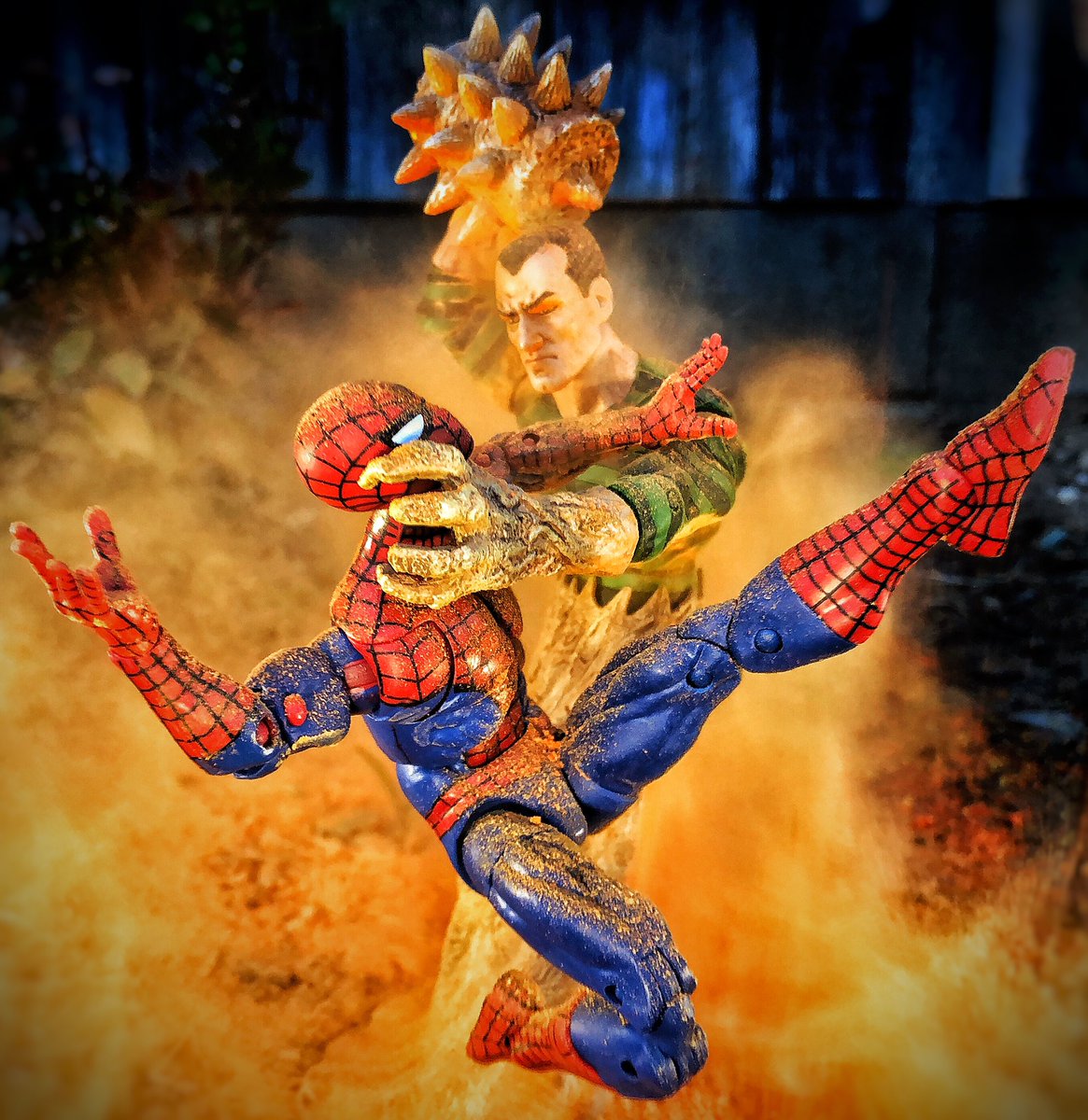 That sand is gonna get EVERYWHERE. #marvellegends #marvelcomics #spiderman #sandman #amazingspiderman  #actionfigurephotography #toyphotography #actionfigurepics