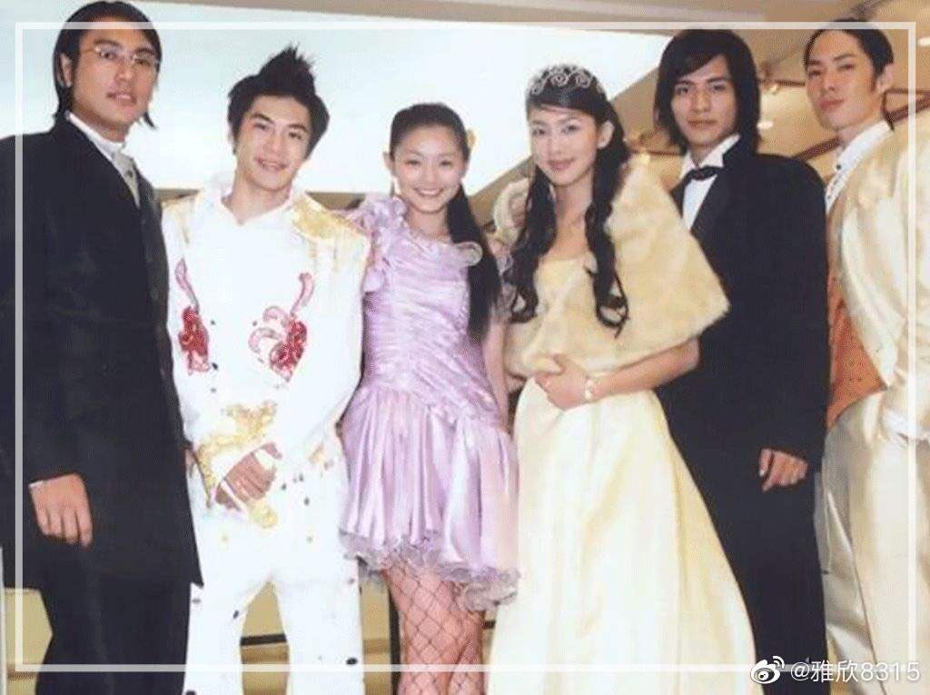 looking at them really reminds us that we had a wonderful childhood mem'ries. okay, more group photos to share.  indeed classic and iconic.  #20YearsOfMeteorGarden