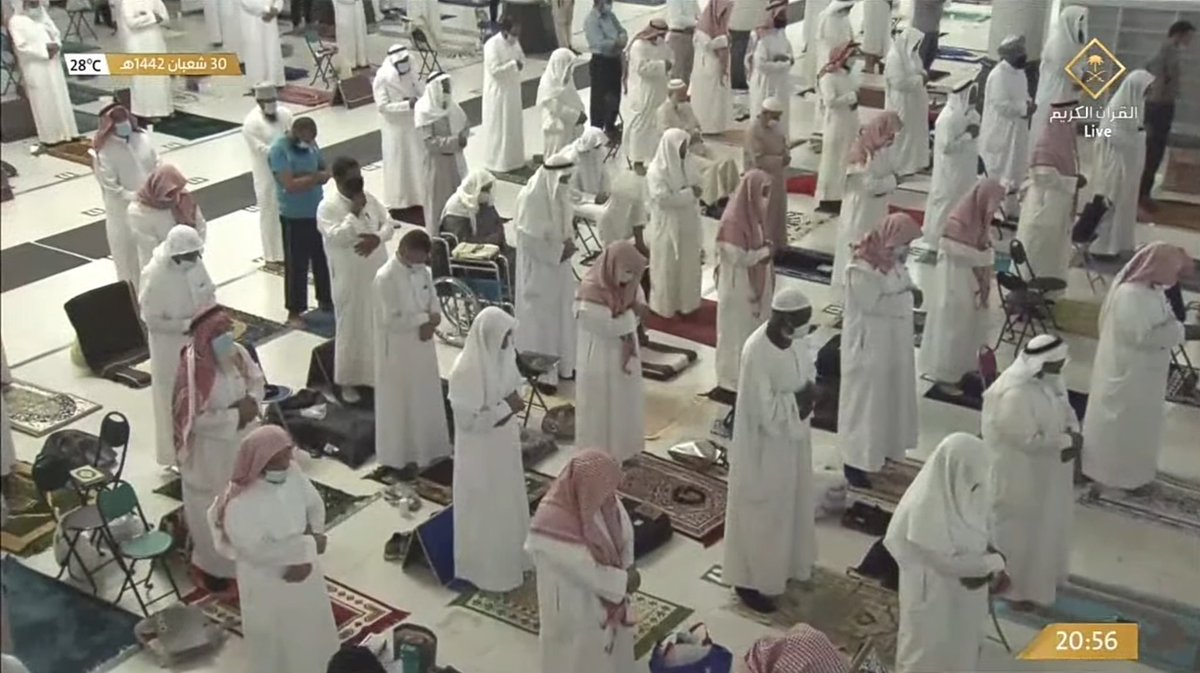 Scenes of 1st taraweeh in makkah 😍❤️
#Ramadhan