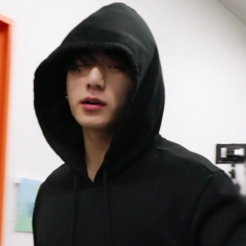 black jungkook hoodie