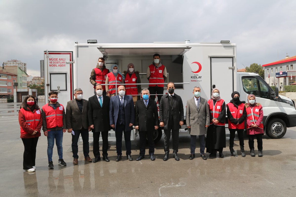 Müge Anlı ve Dostları Mobil Aşevi Aracımızın Tanıtımını İlimiz Protokülüne Gerçekleştirdik.Kızılayımıza ve Niğdemize Hayırlı Uğurlu Olsun.
<a href="/drkerem/">Kerem Kınık</a> 
<a href="/GencogluKemal/">Kemal Gençoğlu</a> 
@KadnKollari51 
<a href="/Genckizilay51/">Genç Kızılay Niğde</a> 
<a href="/Kizilay/">Türk Kızılay</a>