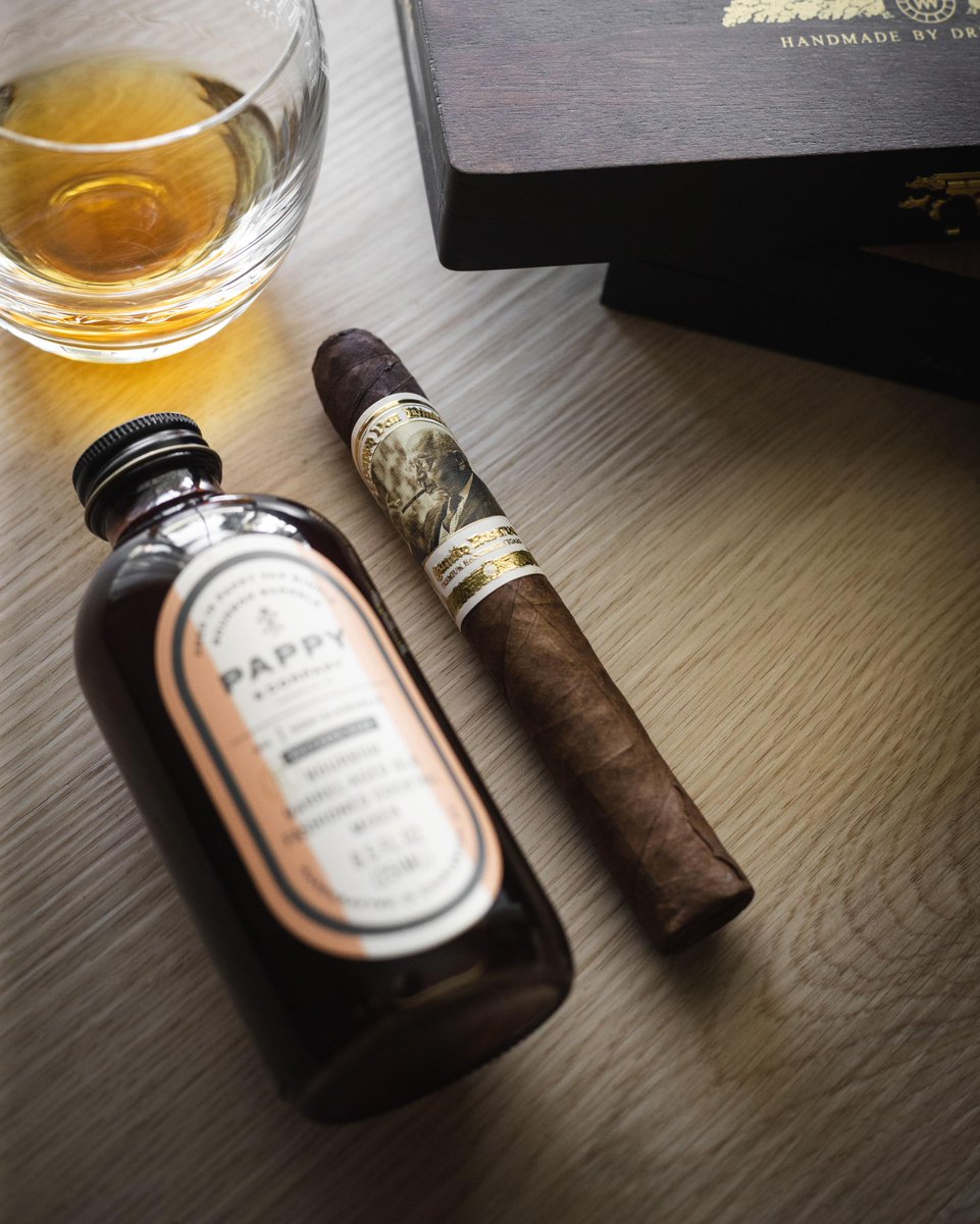 drewestatecigar's tweet photo. A great cigar is like a great cocktail, all it takes is great ingredients expertly combined. #DE4L #PappyMonth https://t.co/BWdOickopN